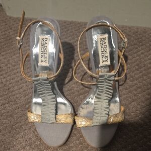 Badgley Mischka Women's Silver and Tan Sandals